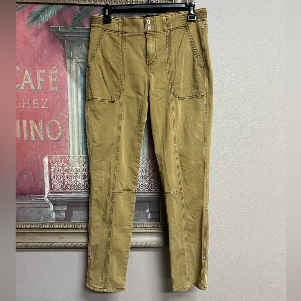 White House Black Market Mid Rise Pret A Pedi Straight Crop Pants